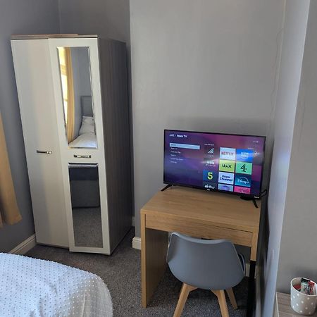 Darwin Stays - Service Accommodation In Newcastle Under Lyme City Centre Екстер'єр фото