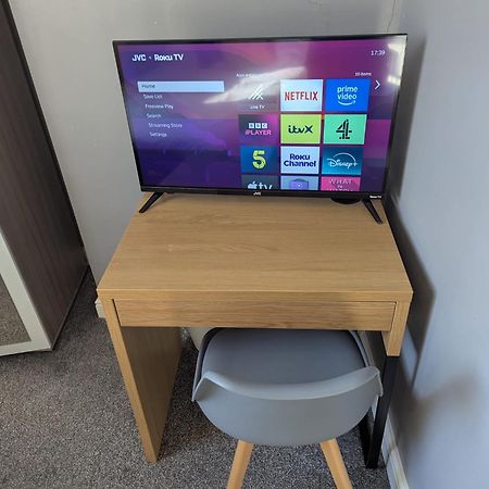 Darwin Stays - Service Accommodation In Newcastle Under Lyme City Centre Екстер'єр фото