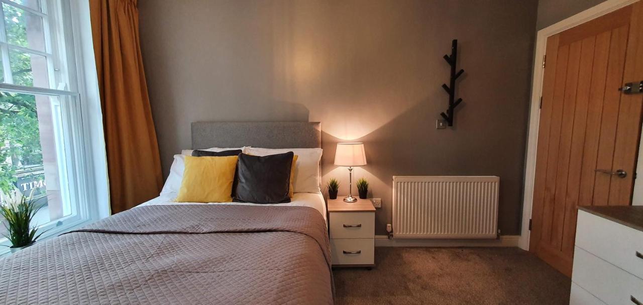 Darwin Stays - Service Accommodation In Newcastle Under Lyme City Centre Екстер'єр фото