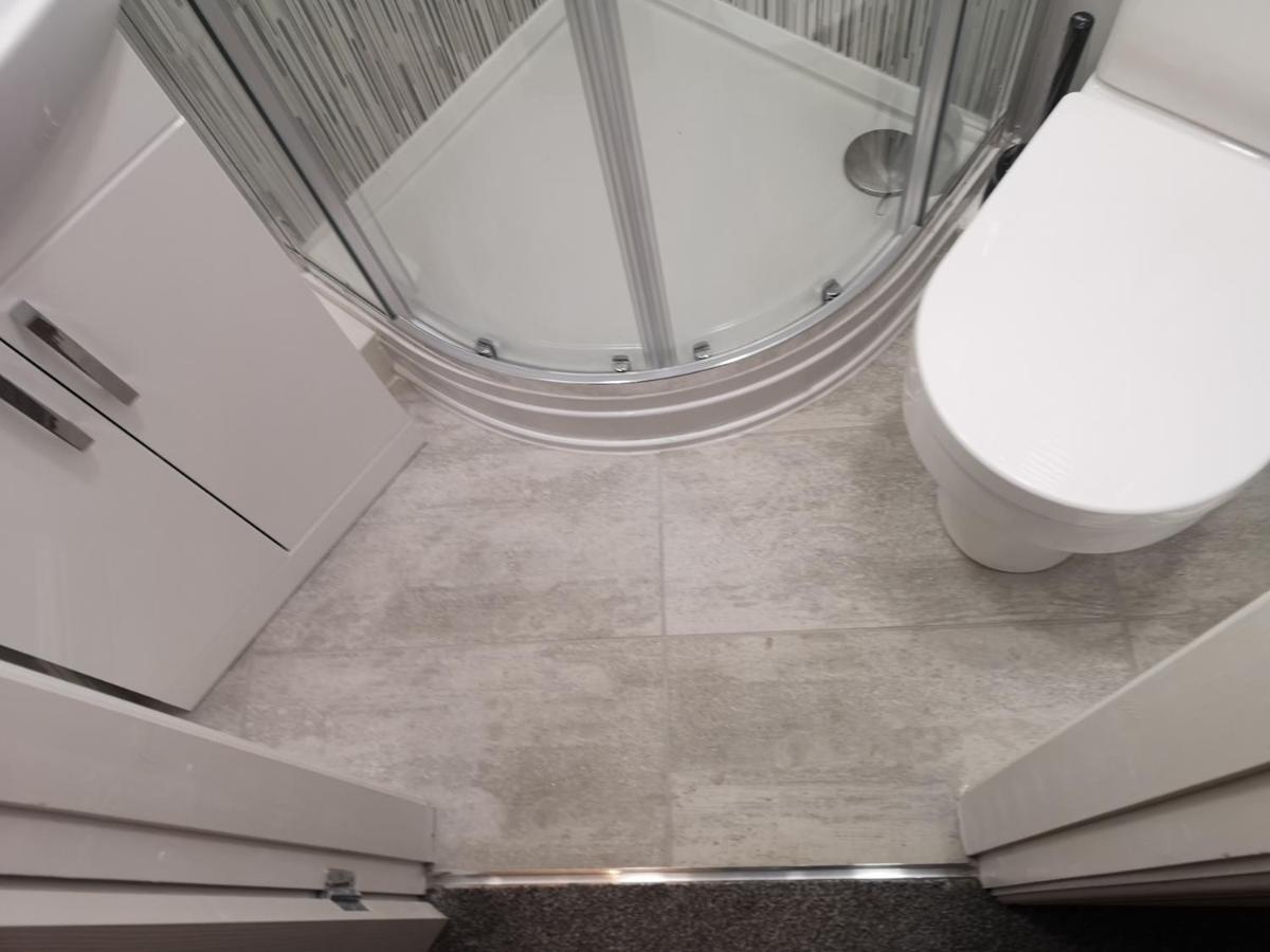 Darwin Stays - Service Accommodation In Newcastle Under Lyme City Centre Екстер'єр фото