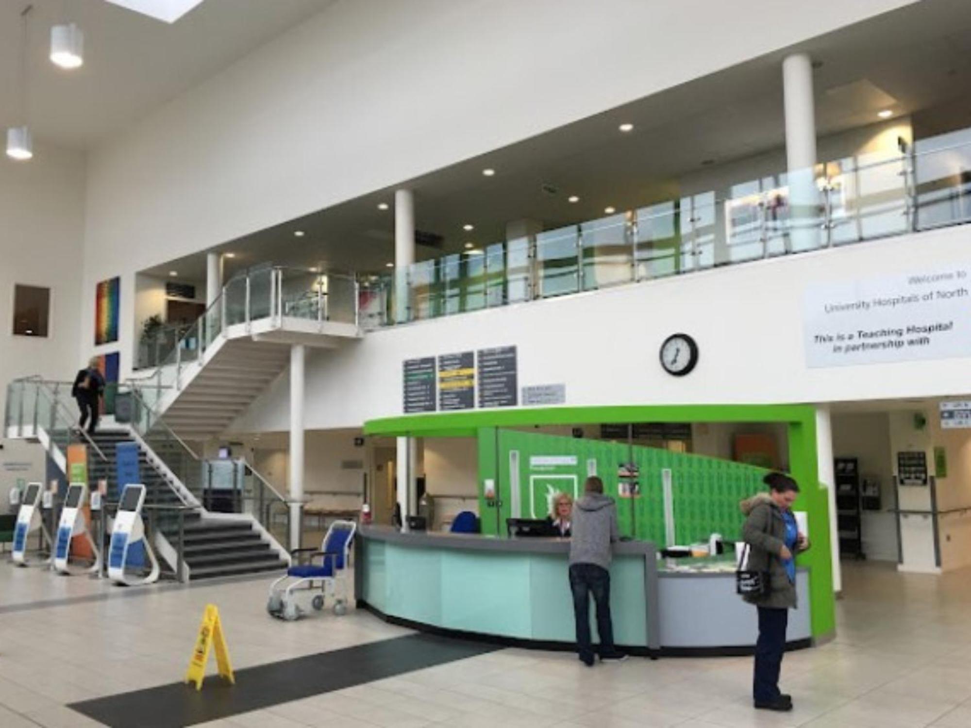 Darwin Stays - Service Accommodation In Newcastle Under Lyme City Centre Екстер'єр фото