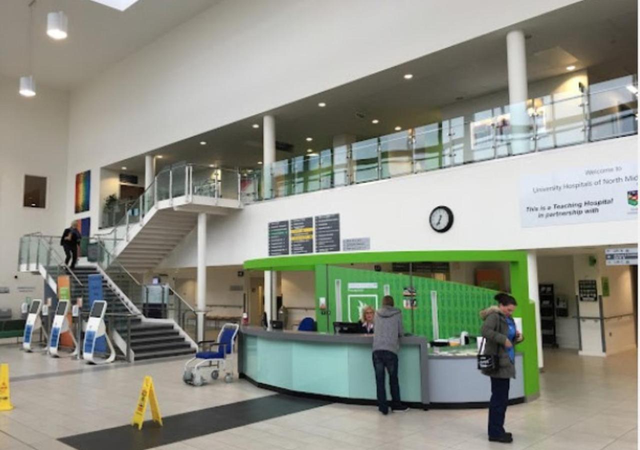 Darwin Stays - Service Accommodation In Newcastle Under Lyme City Centre Екстер'єр фото