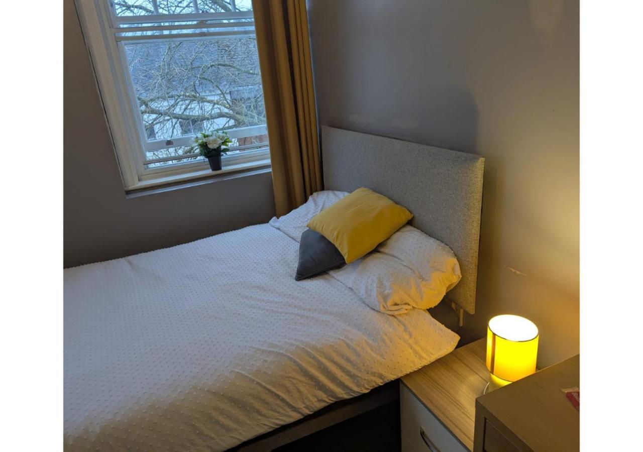 Darwin Stays - Service Accommodation In Newcastle Under Lyme City Centre Екстер'єр фото