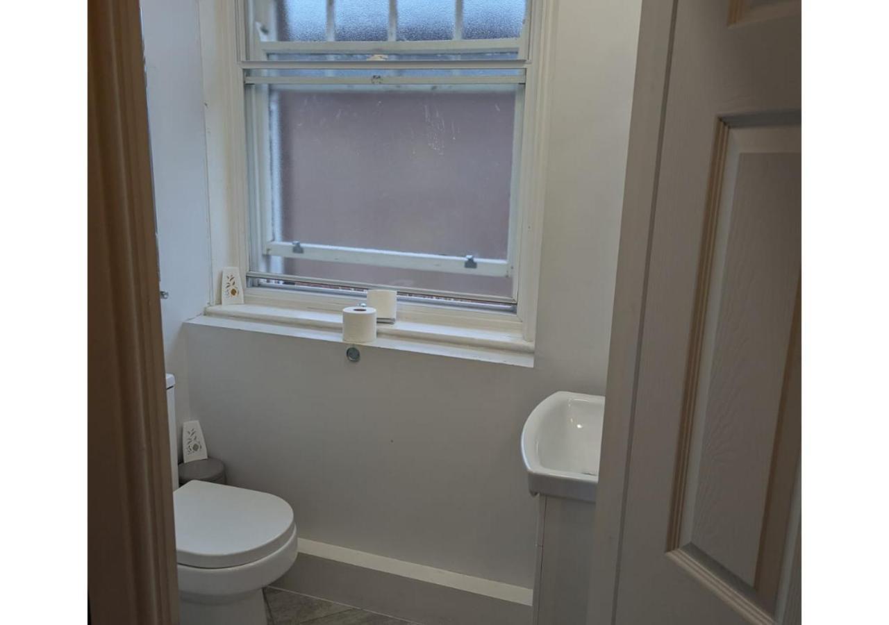 Darwin Stays - Service Accommodation In Newcastle Under Lyme City Centre Екстер'єр фото