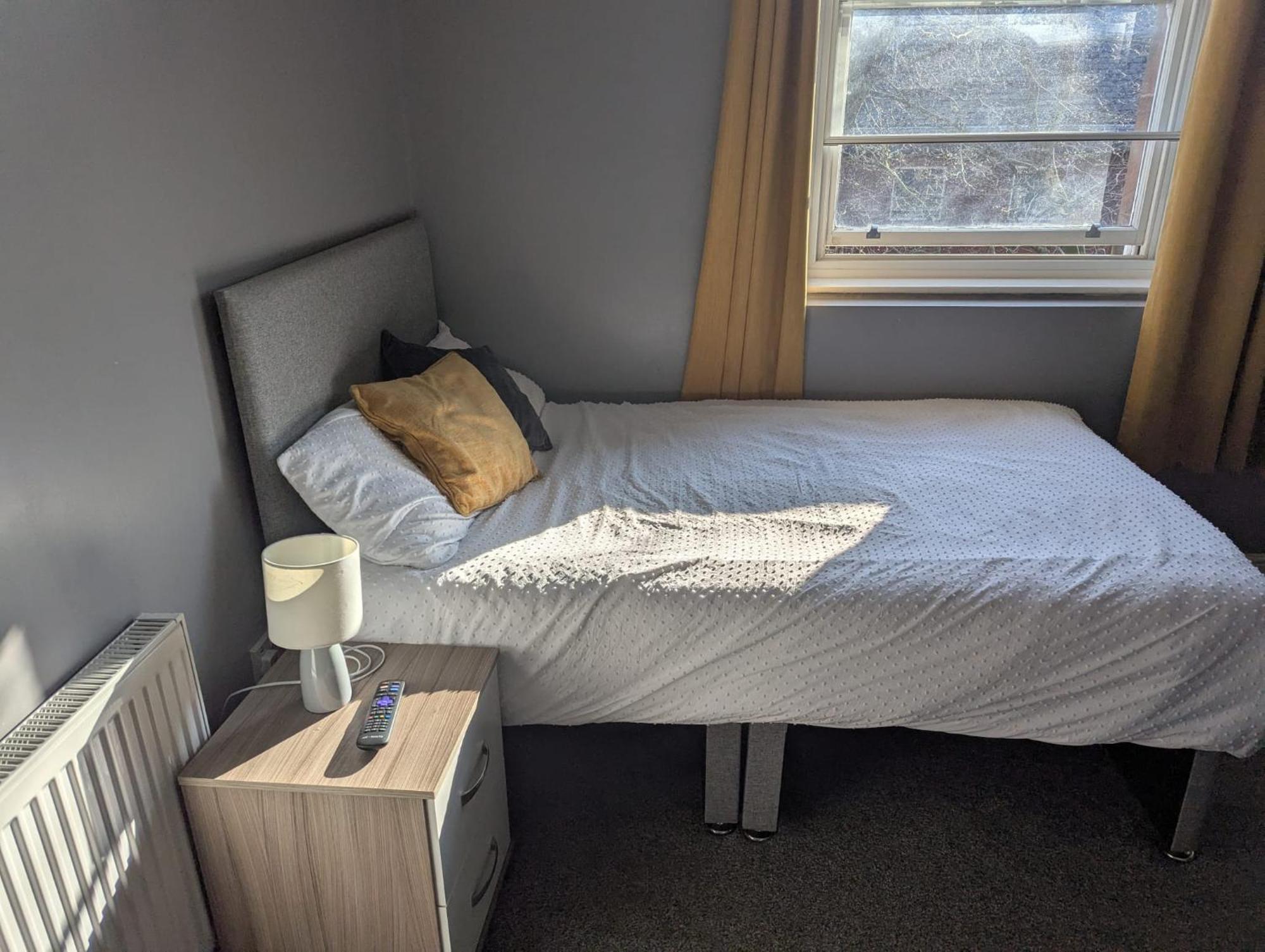 Darwin Stays - Service Accommodation In Newcastle Under Lyme City Centre Екстер'єр фото