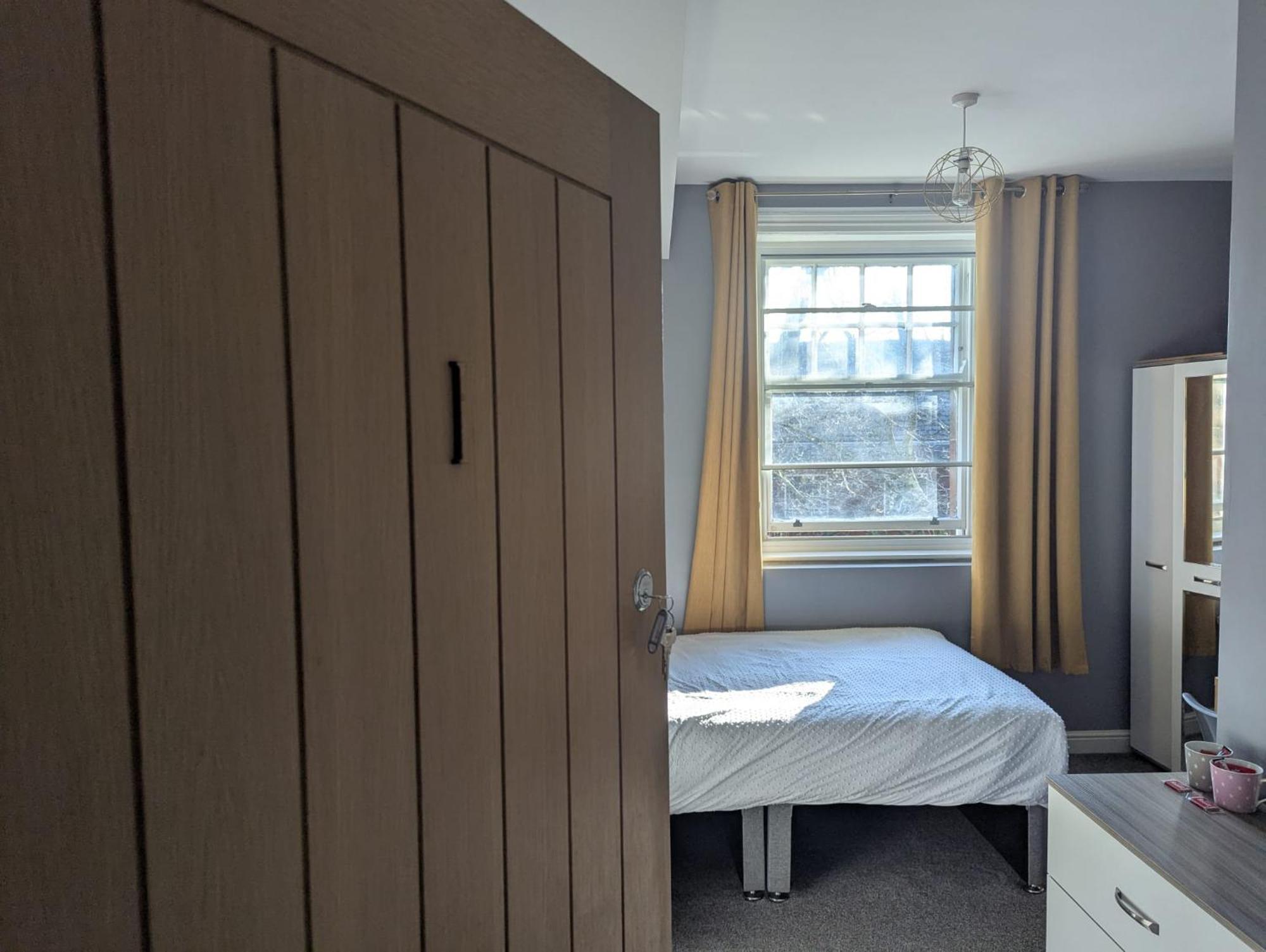 Darwin Stays - Service Accommodation In Newcastle Under Lyme City Centre Екстер'єр фото